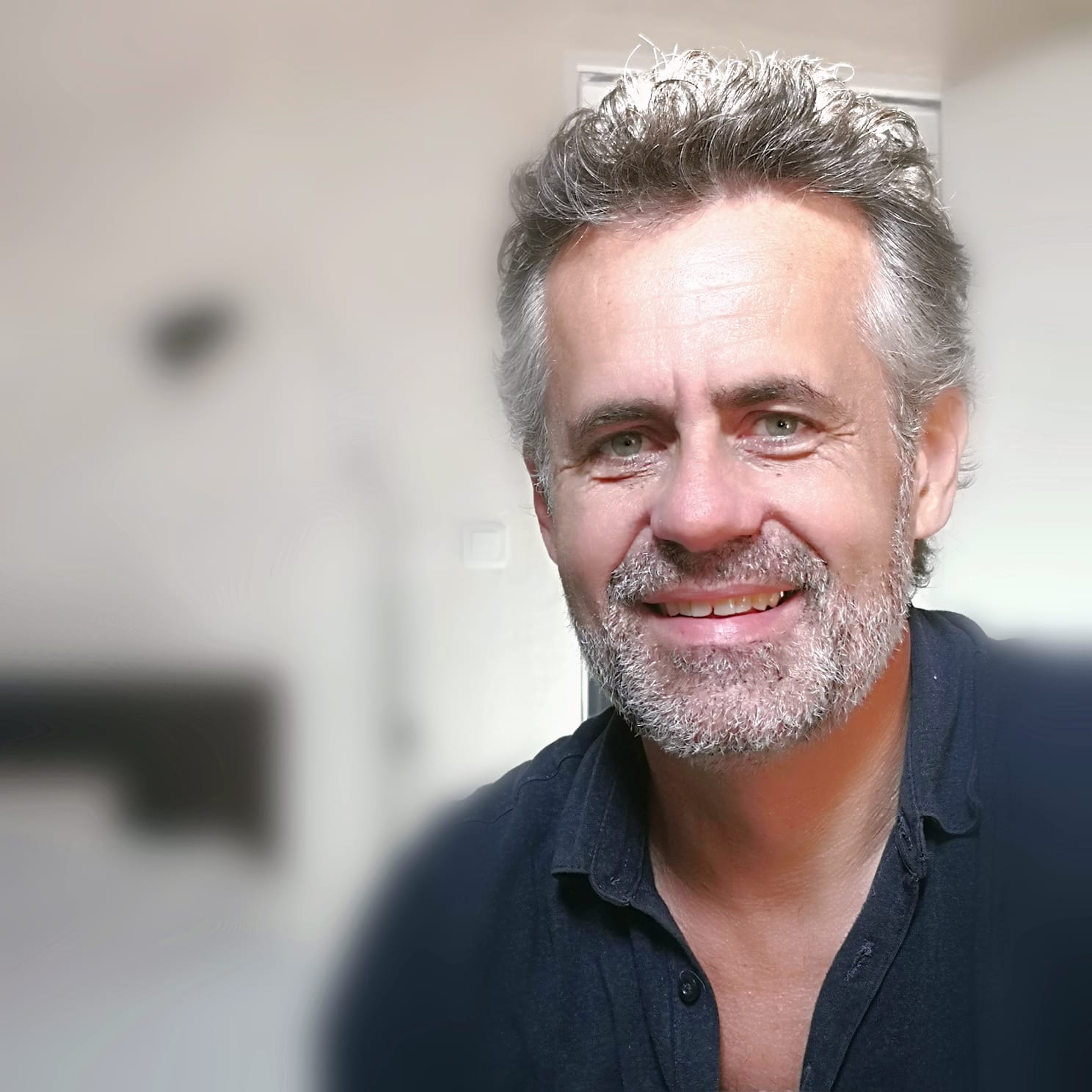 Ludovic Le Squer, électricien artisan de L'électrologue, à Montpeyroux